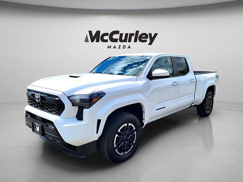 Used 2024 Toyota Tacoma TRD Sport AWD/4WD image 3