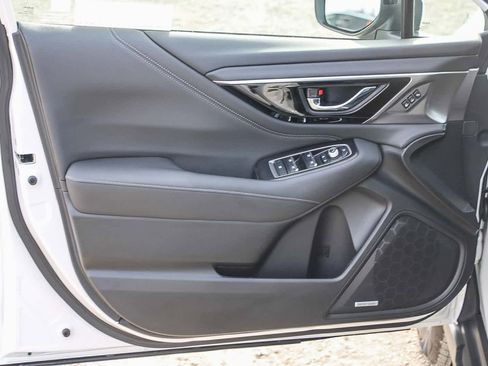 Used 2025 Subaru Outback Touring XT image 15