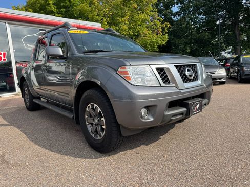 Used 2017 Nissan Frontier PRO-4X w/ Pro-4x Luxury Package AWD/4WD image 2