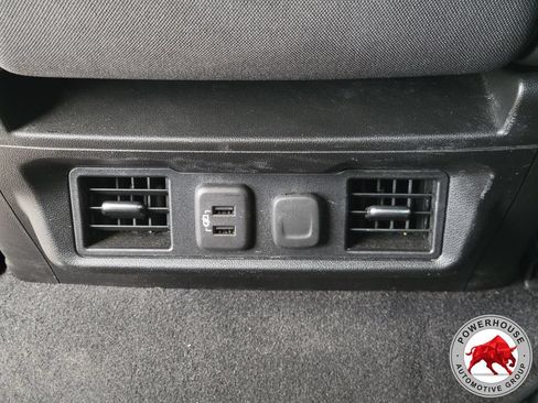 Used 2021 Chevrolet Silverado 1500 LT AWD/4WD image 16