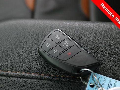 Used 2025 GMC Sierra 2500 AT4 w/ AT4 Premium Plus Package image 3