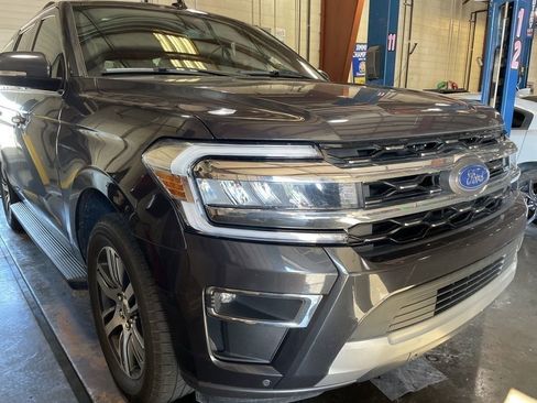 Used 2024 Ford Expedition Limited AWD/4WD image 5