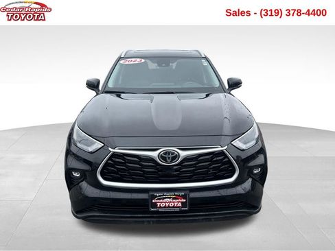 Certified 2023 Toyota Highlander XLE image 9