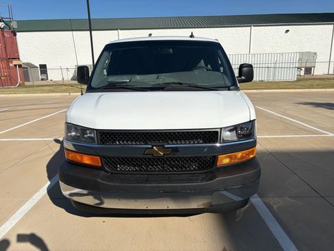 Used 2020 Chevrolet Express 2500 w/ Enhanced Convenience Package image 2