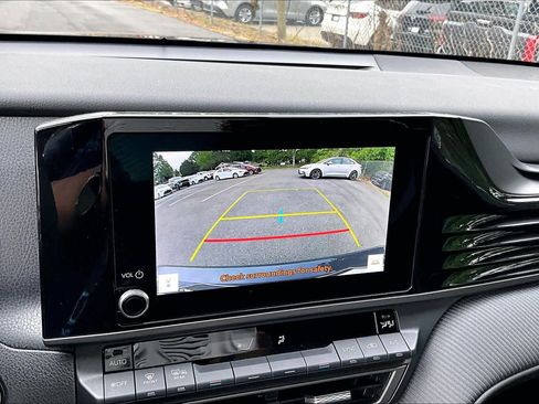 Used 2025 Toyota Camry SE w/ Convenience Package FWD image 26