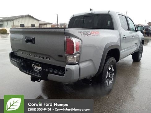 Used 2021 Toyota Tacoma TRD Off-Road image 3