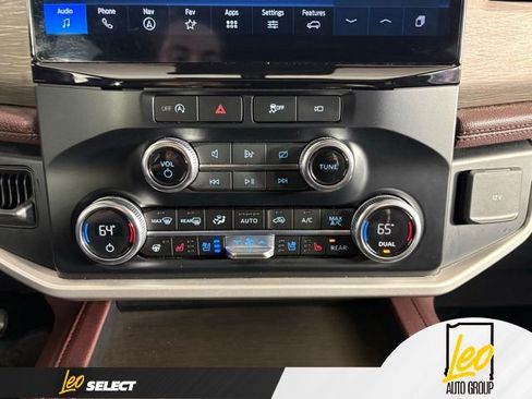 Used 2024 Ford Expedition Limited AWD/4WD image 17