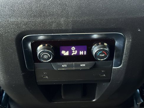 Used 2025 Chevrolet Tahoe Z71 image 16