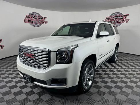 Used 2019 GMC Yukon Denali w/ Denali Ultimate Package image 3
