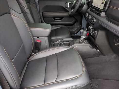 Used 2025 Jeep Gladiator Sport image 22