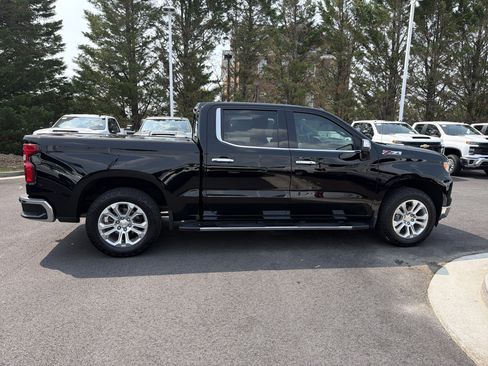 Used 2024 Chevrolet Silverado 1500 LTZ w/ LTZ Premium Package AWD/4WD image 11