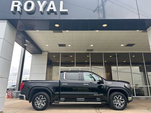 Used 2023 GMC Sierra 1500 SLT w/ SLT Premium Package AWD/4WD image 1