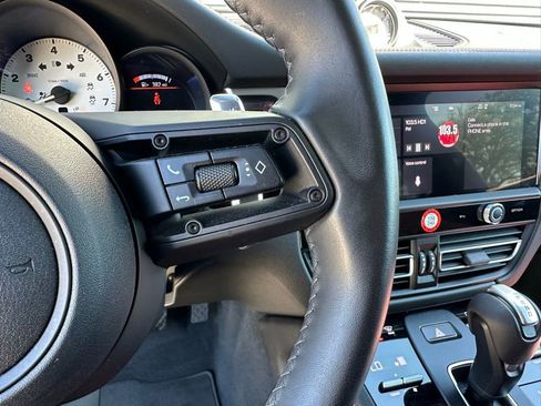 Certified 2023 Porsche Macan S AWD/4WD image 18