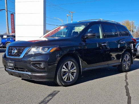 Used 2020 Nissan Pathfinder S image 3