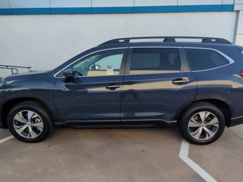Used 2025 Subaru Ascent Premium AWD/4WD image 5