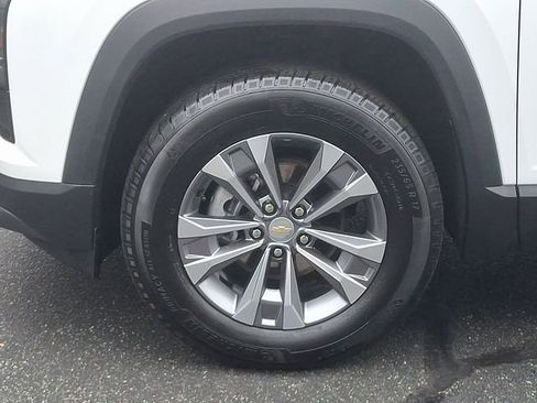 Used 2025 Chevrolet Equinox LT AWD/4WD image 8