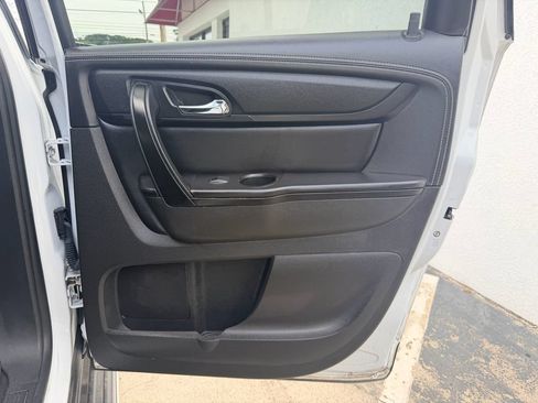 Used 2017 Chevrolet Traverse LT w/ Style and Technology Package FWD image 27