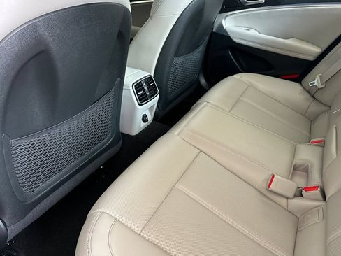 Used 2023 Genesis G70 2.0T RWD image 15