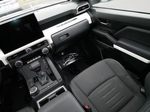 Used 2024 Toyota Tacoma TRD Off-Road image 12