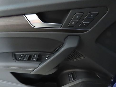 Used 2025 Audi Q5 e Premium Plus w/ Premium Plus Package image 25