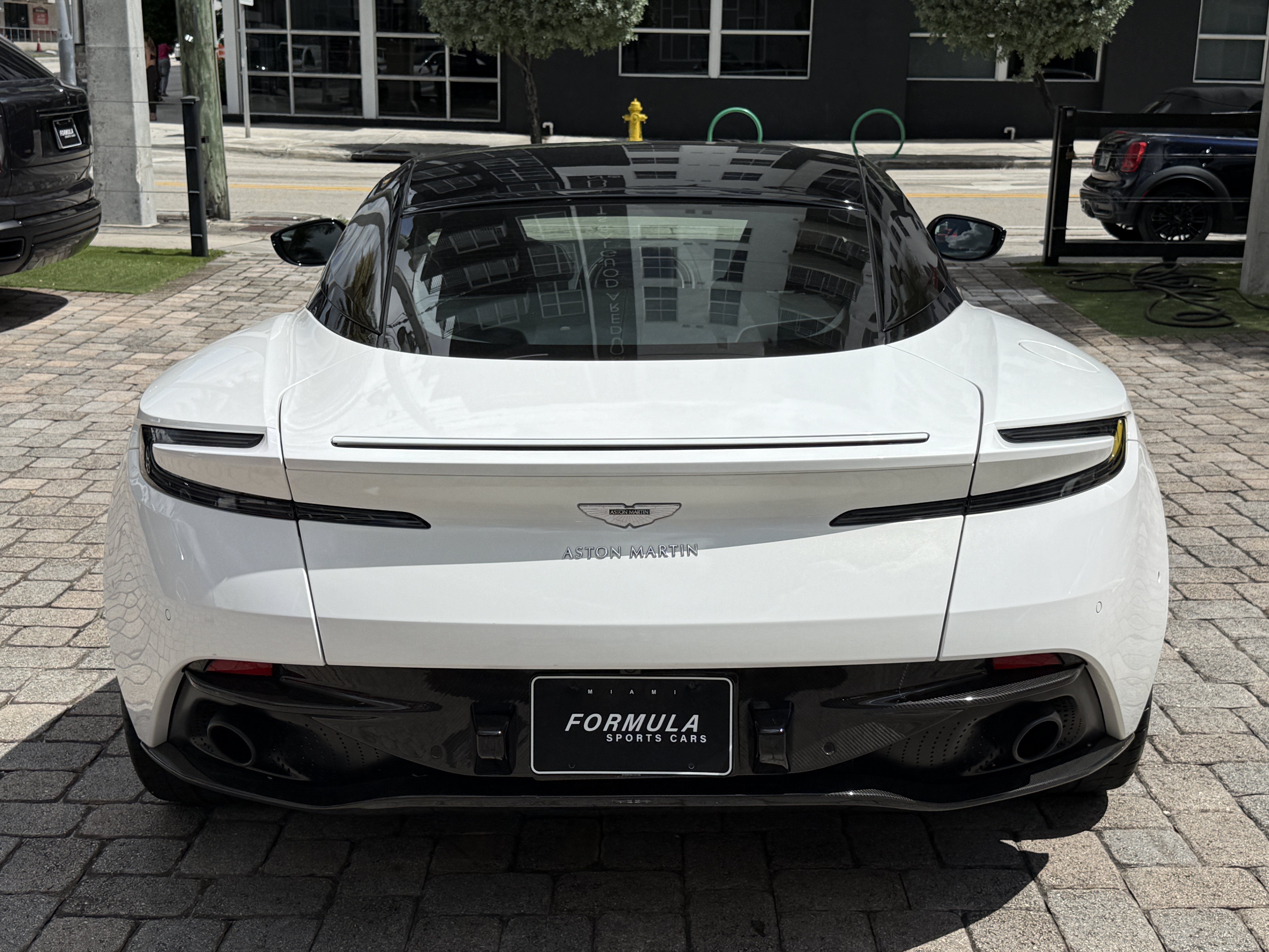 Used 2020 Aston Martin DB11 AMR RWD image 9