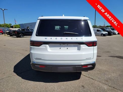Used 2022 Jeep Wagoneer Series II w/ Premium Group I AWD/4WD image 4