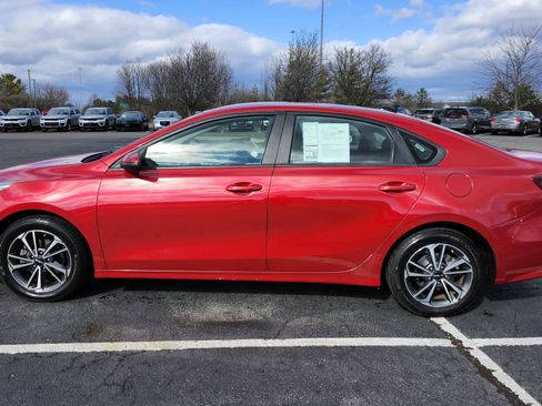 Used 2022 Kia Forte LXS w/ LXS Technology Package image 12