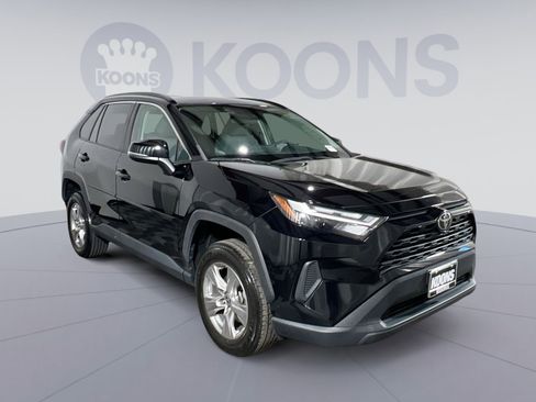 Used 2023 Toyota RAV4 XLE w/ Convenience Package image 10