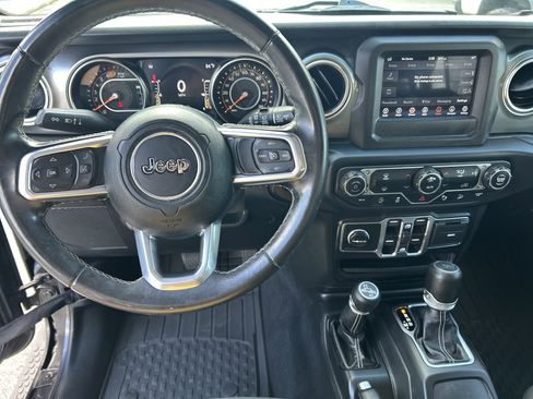 Used 2019 Jeep Wrangler Unlimited Sahara w/ Safety Group AWD/4WD image 12