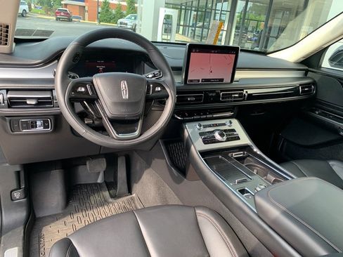 Certified 2024 Lincoln Aviator AWD w/ Premium Package image 20