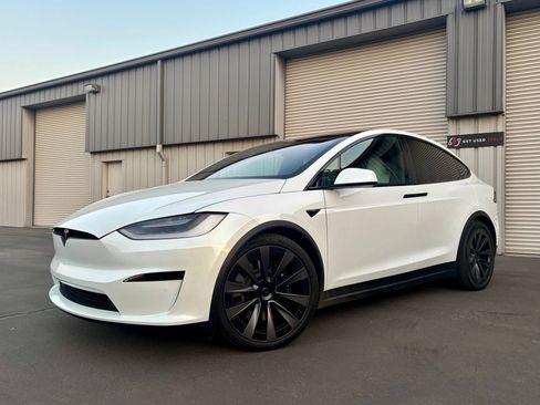 Used 2022 Tesla Model X image 5