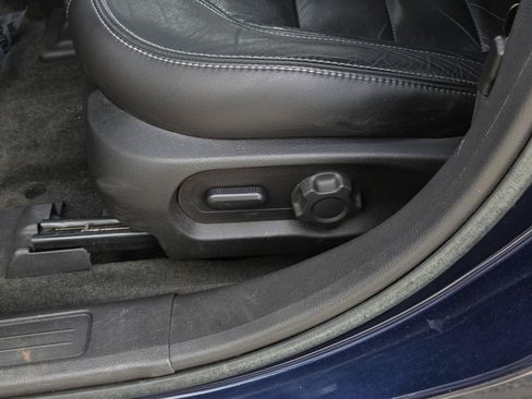Used 2016 Ford Taurus SEL FWD image 28