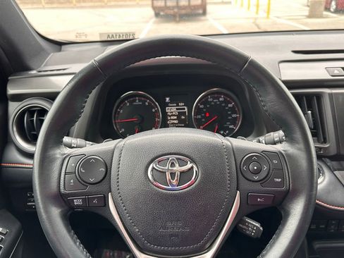 Used 2018 Toyota RAV4 SE w/ Power Extra Value Package AWD/4WD image 21