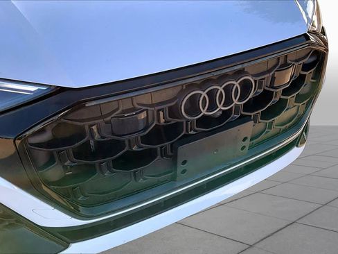 Used 2024 Audi SQ8 Prestige AWD/4WD image 31