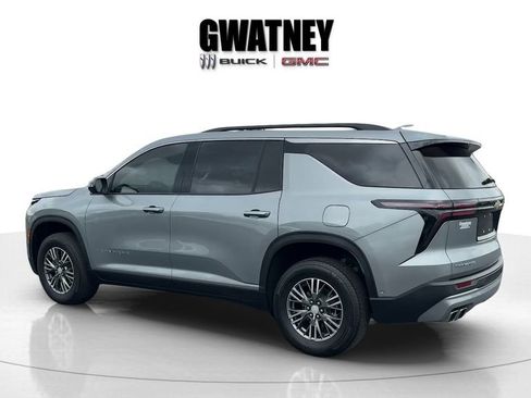 Used 2024 Chevrolet Traverse LT w/ Enhanced Driving Package FWD image 6