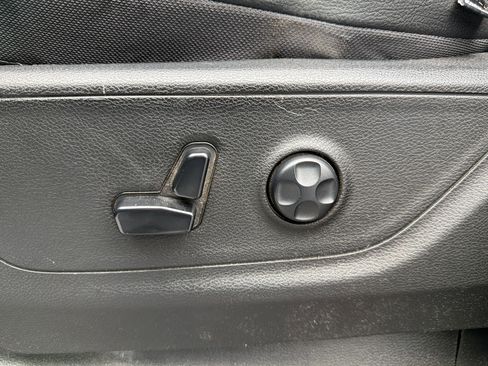 Used 2019 RAM 1500 Big Horn AWD/4WD image 17
