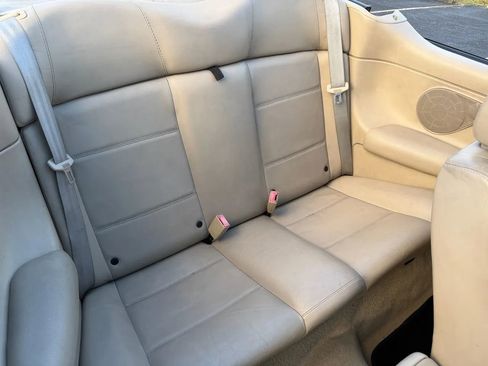 Used 2002 Volkswagen Cabrio GLX image 38