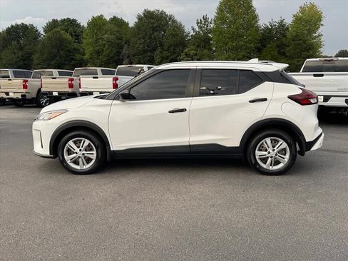Used 2023 Nissan Kicks S FWD image 6
