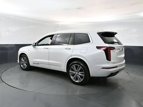 Used 2022 Cadillac XT6 Premium Luxury w/ Platinum Package AWD/4WD image 3