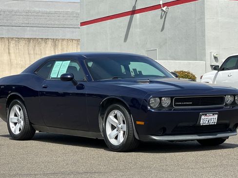 Used 2013 Dodge Challenger SXT RWD image 5