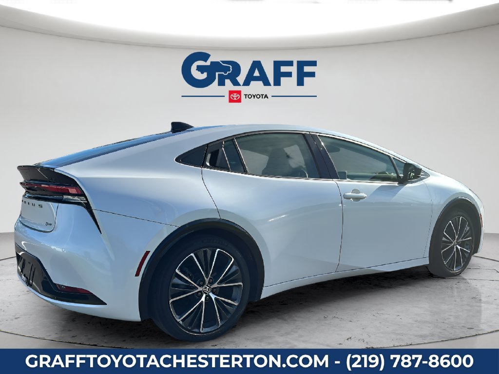 Used 2024 Toyota Prius XLE FWD image 6