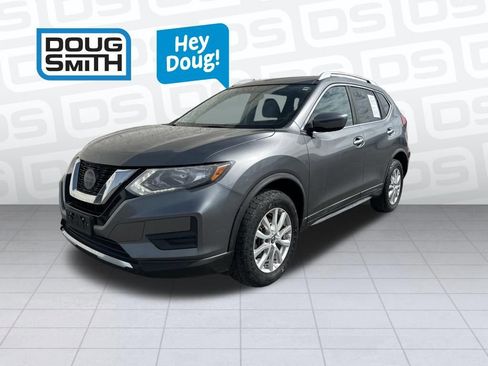 Used 2018 Nissan Rogue SV image 3
