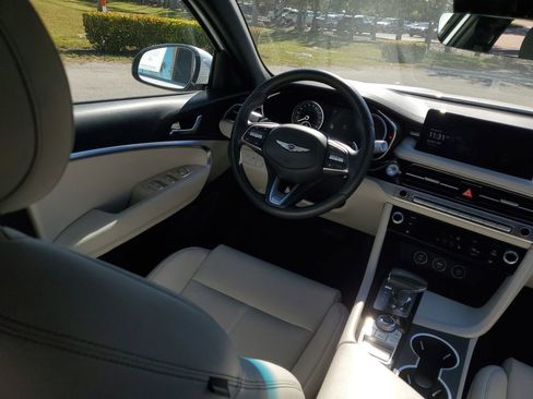 Used 2025 Genesis G70 2.5T image 21