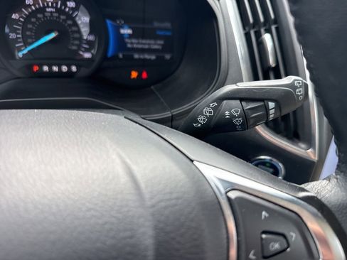 Used 2024 Ford Edge Titanium image 29