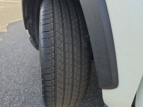 Used 2019 Toyota RAV4 Limited image 30