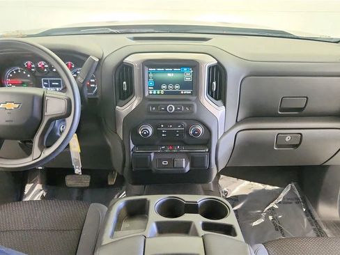 Used 2019 Chevrolet Silverado 1500 Custom w/ Custom Value Package AWD/4WD image 34