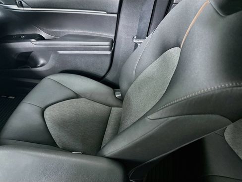 Used 2019 Toyota Camry LE FWD image 22