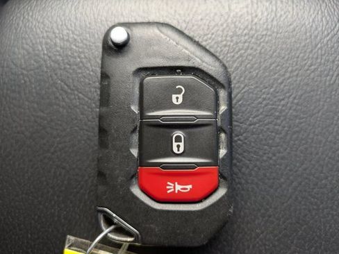 Used 2023 Jeep Gladiator Mojave w/ Trailer Tow Package AWD/4WD image 31
