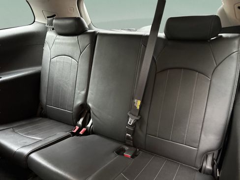 Used 2013 Buick Enclave Leather FWD image 19
