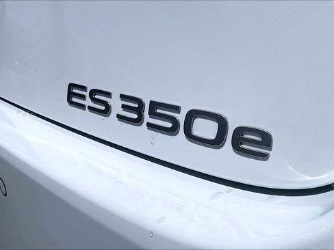 New 2026 Lexus ES 350e w/ Convenience Package FWD image 8